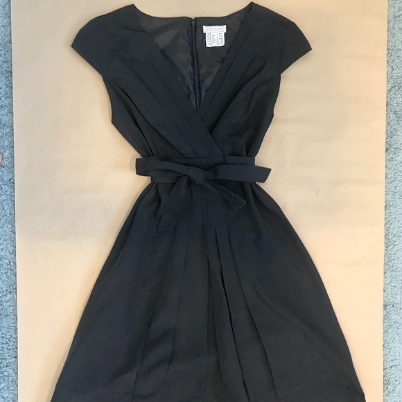 Joan Allen Dresses & Skirts - Joan Allen Fully Lined Little Black Dress